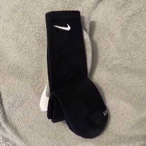 3-Pack Crew Nike Socks (Women - NEW)